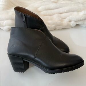 Shoes for Crews slip resistant ankle booties size 7